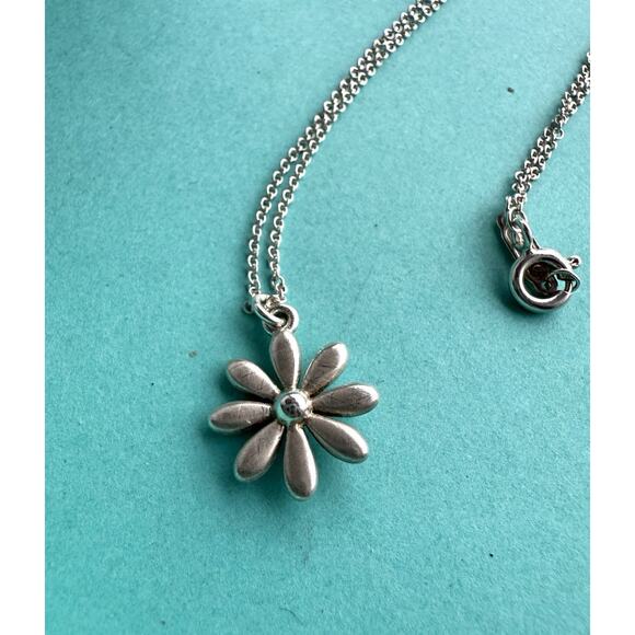Tiffany & Co. Sterling Silver 925 Daisy Flower Pendant Necklace 16”- Matte - Picture 5 of 9